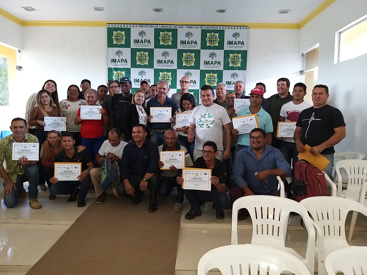 Prefeitura/IMAPA e agência de Pesca do Amapá entregam certificados do curso de Piscicultura.